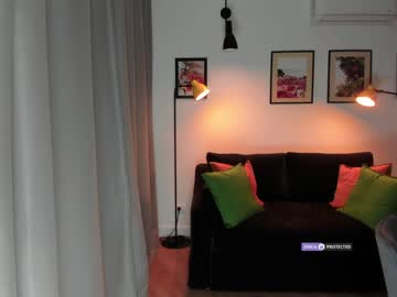 webcam girl intrigueeme live cam image #8915444