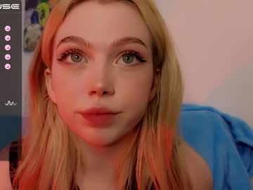 webcam girl small_blondee live cam image #5975180