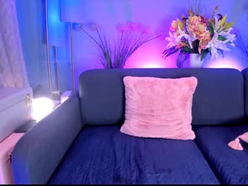 webcam girl littlee33 live cam image #7729175