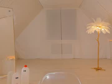 webcam girl uwunikaa live cam image #10870286