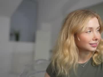 webcam girl april_blush live cam image #9513771