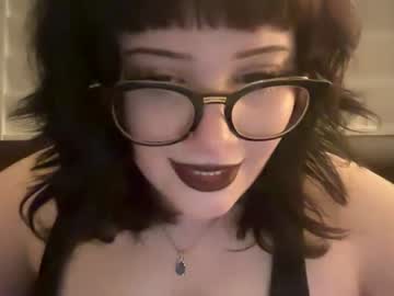 webcam girl dainty_lilac live cam image #8679103