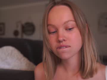 webcam girl bibi_it_is live cam image #4809464