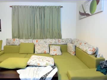 webcam girl zt0_ live cam image #8730420