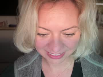 webcam girl kiradivine live cam image #12600245