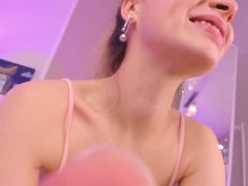 webcam girl strawberry_donut live cam image #33981