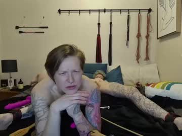 webcam couple enby_dykes live cam image #5039777