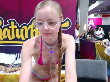 webcam girl emmasky69 live cam image #6475761