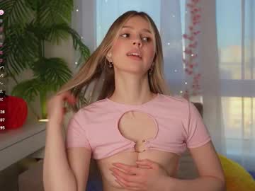 webcam girl fluffy_angel live cam image #12043090