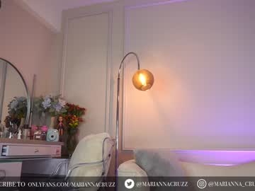 webcam girl mariannacruzz live cam image #6571062