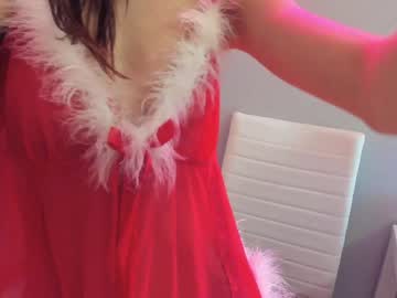 webcam girl queenieandliam live cam image #1095519