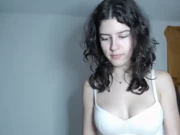 webcam girl frenchava live cam image #6895276