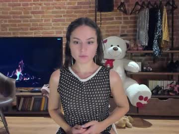 webcam girl michi_souffl live cam image #2080912