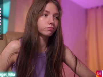 webcam girl angels_kiss live cam image #6882878