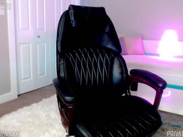 webcam girl oliviaowens live cam image #2552061