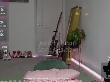 webcam girl petitebrat live cam image #10777137