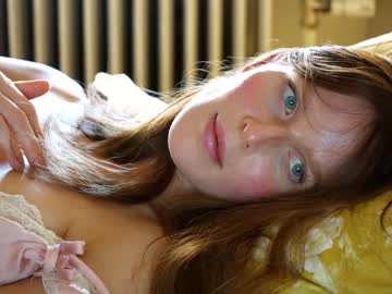 webcam girl ellaa91 live cam image #3800073