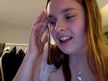 webcam girl prettygurl500516 live cam image #12001287