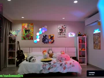 webcam girl madnessalise live cam image #10059855