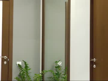 webcam girl flowerr_powerr live cam image #7932907