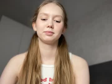 webcam girl lizzy_cutie live cam image #10803703