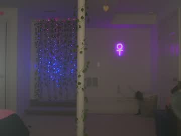 webcam girl crimsonxrapture live cam image #2177656