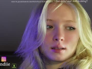 webcam girl bestblondiiecb live cam image #5806932