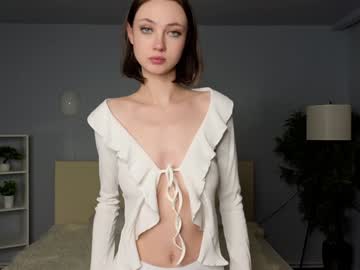 webcam girl lauratanguy live cam image #11356788