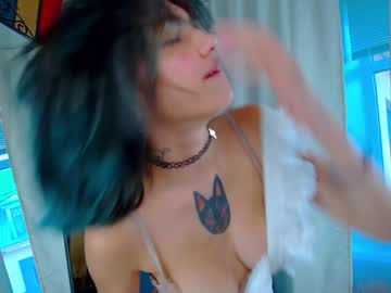webcam girl blue_eye_twinkle live cam image #10166239