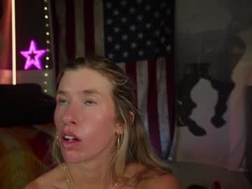 webcam girl lucy_gooosey live cam image #10026239