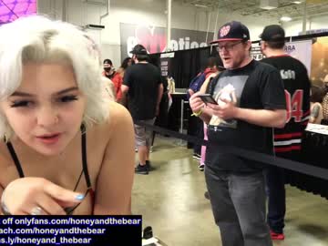 webcam couple honeyand_thebear live cam image #885094