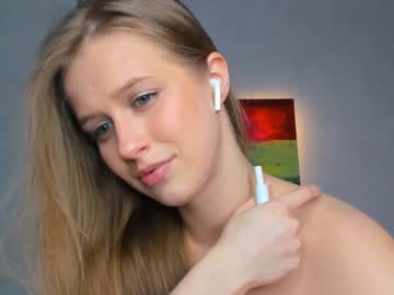 webcam girl ella_twinkle live cam image #5559527