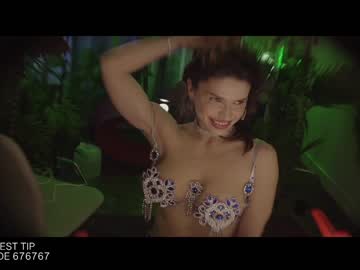 webcam girl lucieoude_ live cam image #5076062