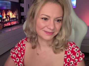 webcam girl kiradivine live cam image #988134