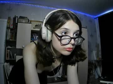 webcam girl alodieherlan live cam image #12873834