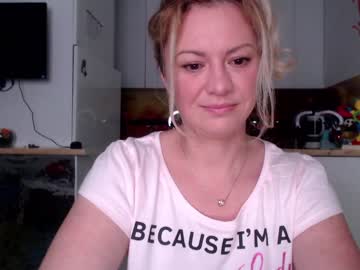 webcam girl kiradivine live cam image #2740132