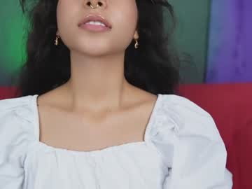 webcam girl perla_doll live cam image #9188656