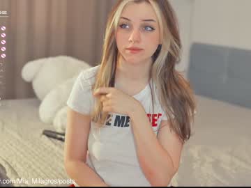 webcam girl mia_milagros live cam image #2647378