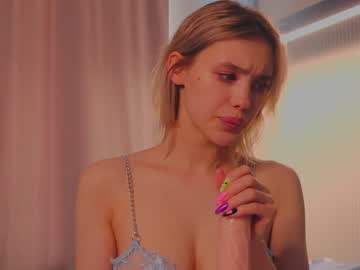 webcam girl angella_kleee live cam image #5192492