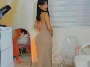 webcam girl veroniqe_lounge live cam image #3280221