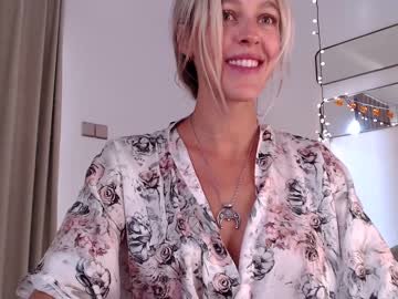 webcam girl sweetboobss1 live cam image #8010384