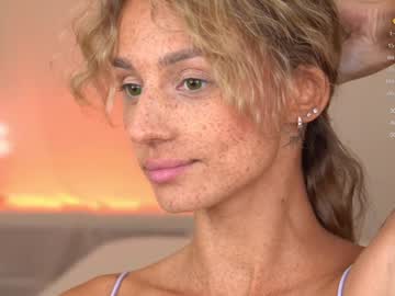webcam girl artease live cam image #10505476