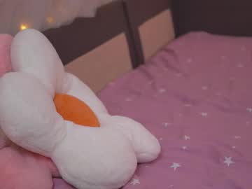 webcam girl tiny_miracle live cam image #9819186