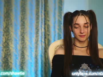webcam girl angels_kiss live cam image #445913