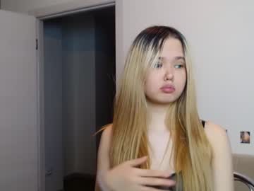 webcam girl selena_hearts live cam image #7832438