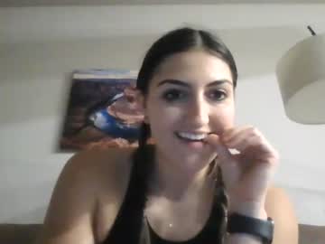 webcam girl lynn1717 live cam image #4457483