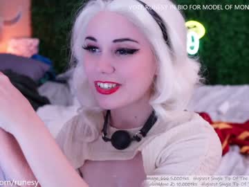 webcam girl runesy live cam image #3758255