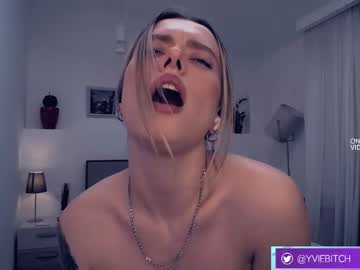 webcam girl _yvie_ live cam image #6566023