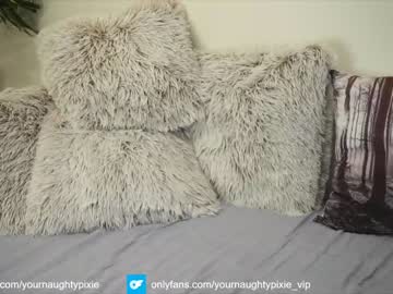 webcam girl yournaughtypixie live cam image #4639538