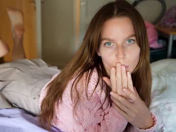webcam girl ellaa91 live cam image #3579867